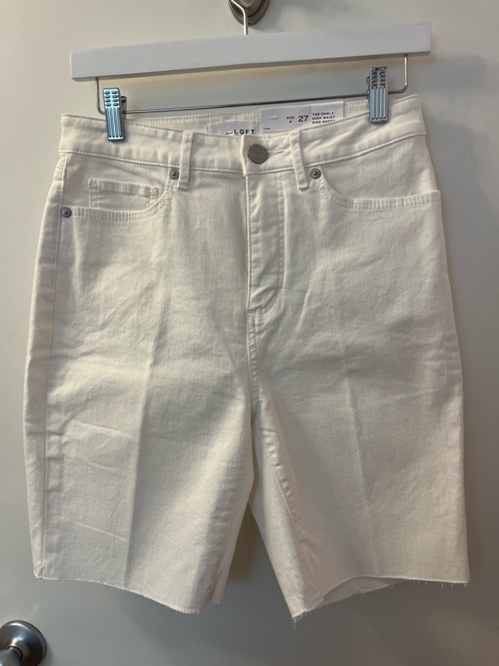 LOFT White Frayed-Hem Denim Bermuda Shorts/Size 4/NWT R 14.5•L20•W 7•Inseam 7